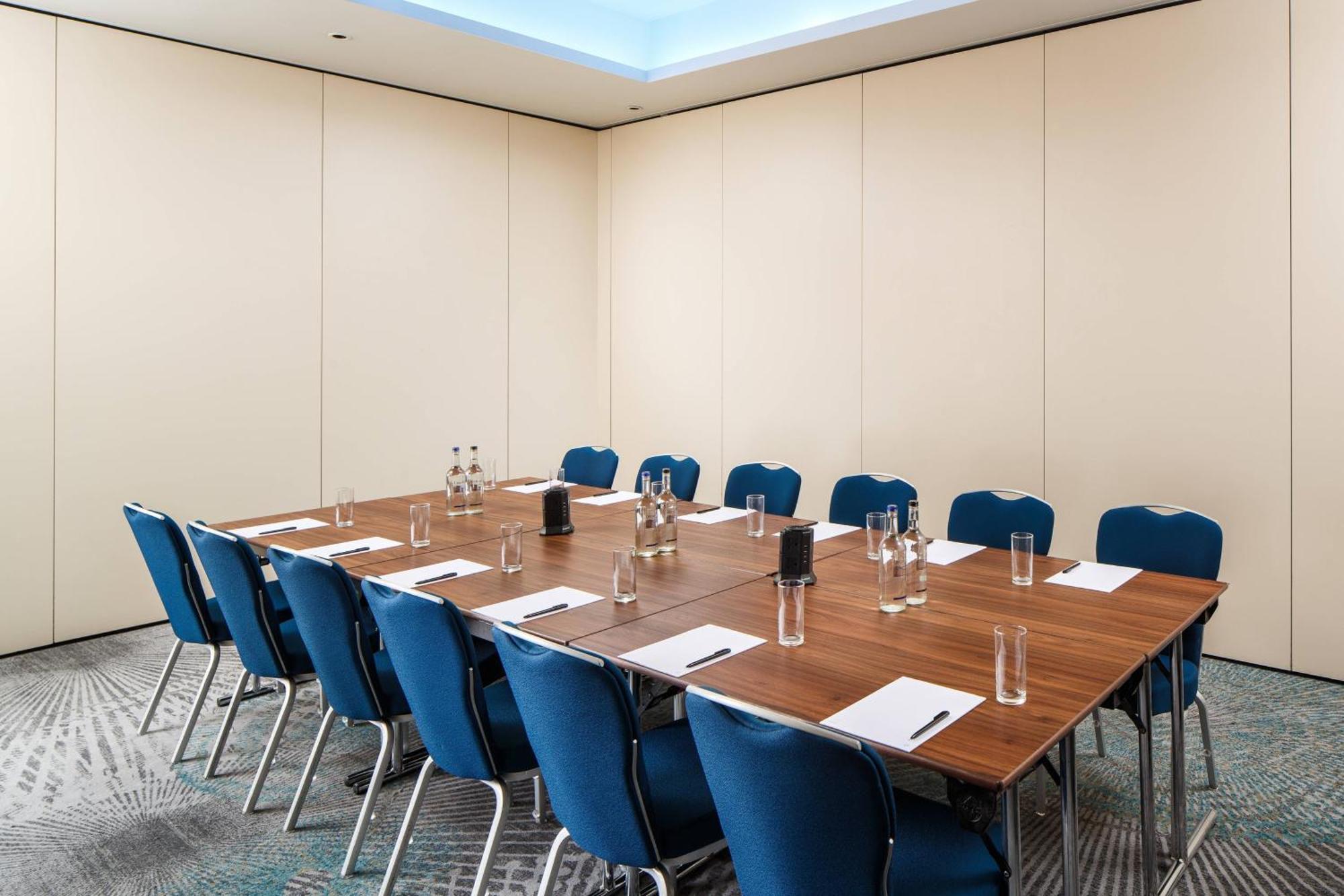 Delta Hotels By Marriott Nottingham Belfry Экстерьер фото