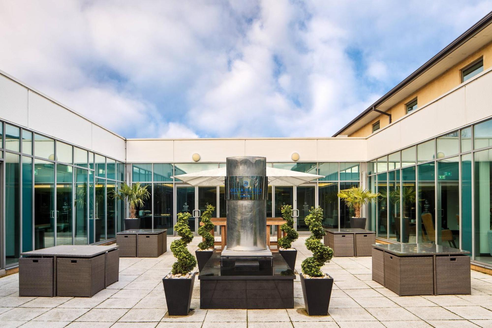 Delta Hotels By Marriott Nottingham Belfry Экстерьер фото